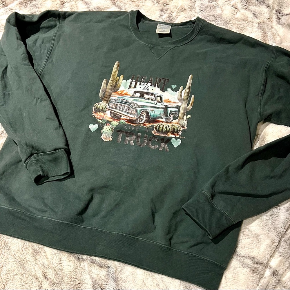 Dark Green Vintage Truck Graphic Crewneck Sweatshirt